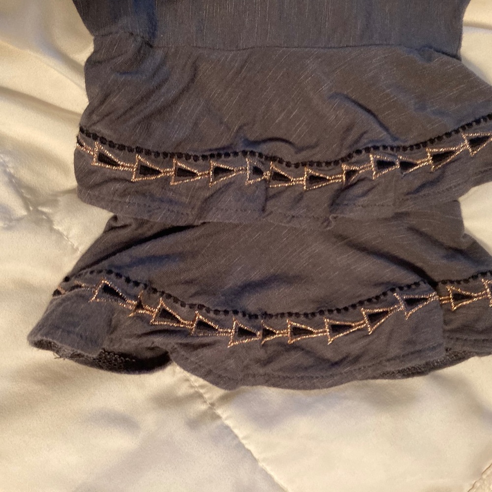 Gray Ruffle Sleeve top - Picture 2 of 5